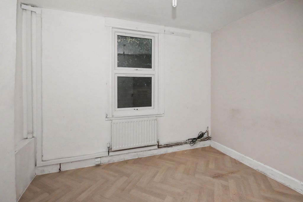 Property photo 2 of 12 Flat 3, 20 St. Michaels Road, Bedford, Bedfordshire, Mk40 2Lt