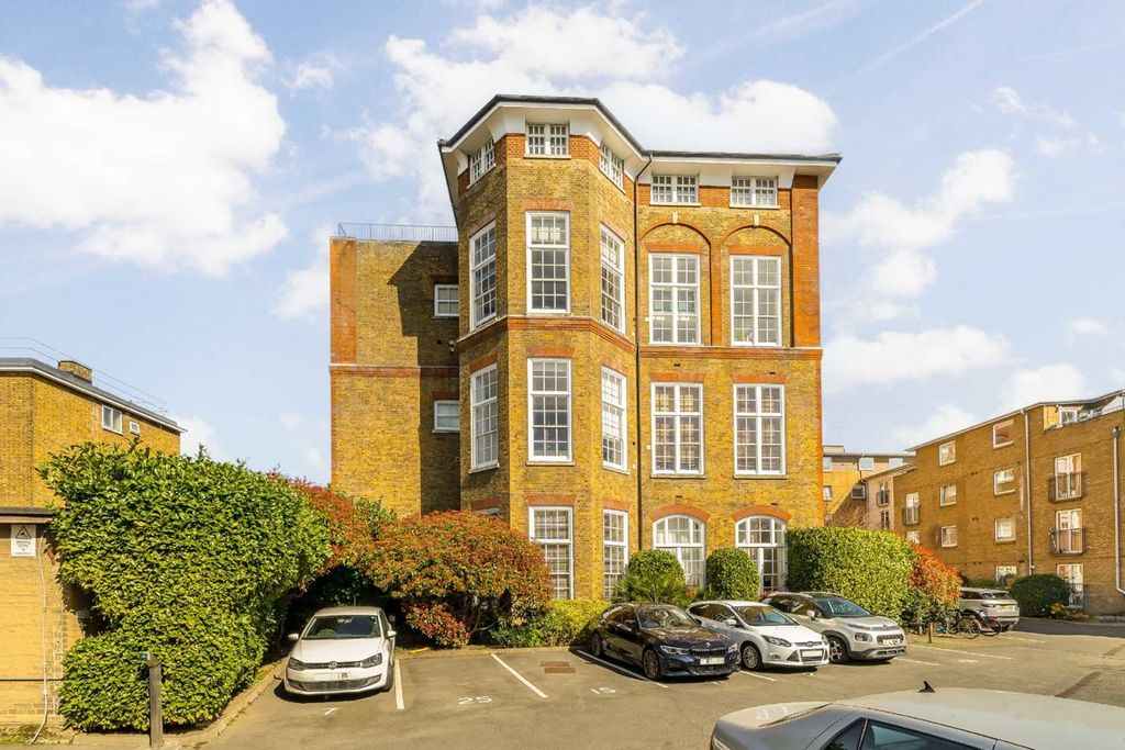 Property photo 1 of 6