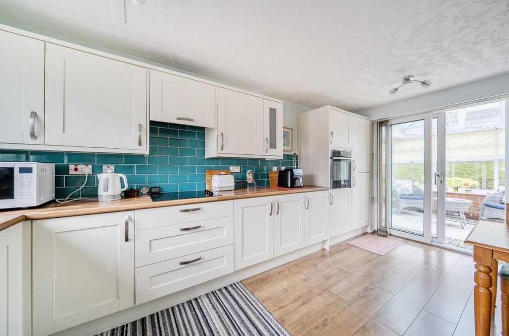 Property photo 2 of 11 15129947