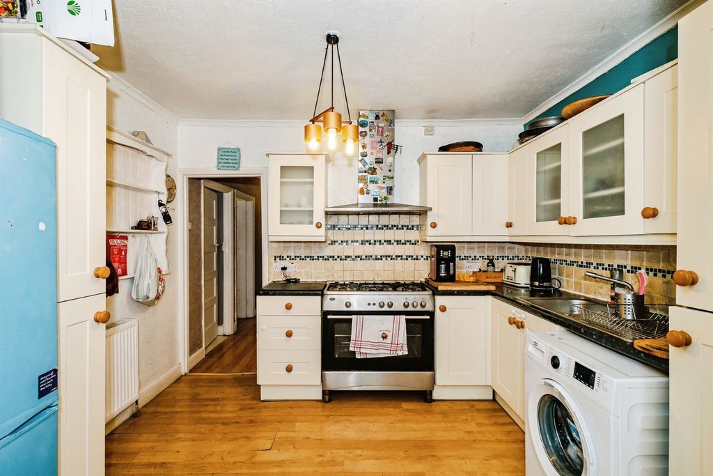 Property photo 3 of 13