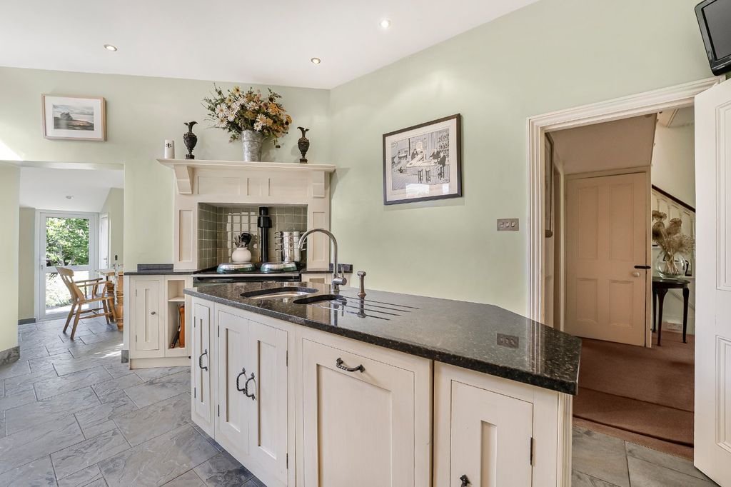 Property photo 2 of 50 Picture No. 23