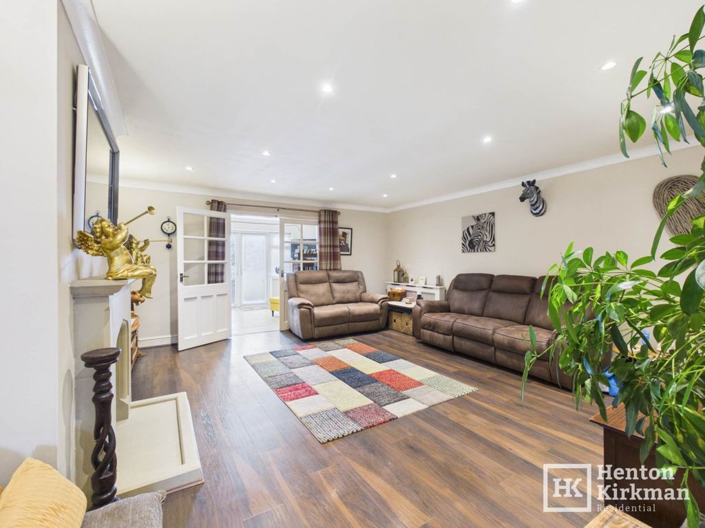 Property photo 2 of 22
