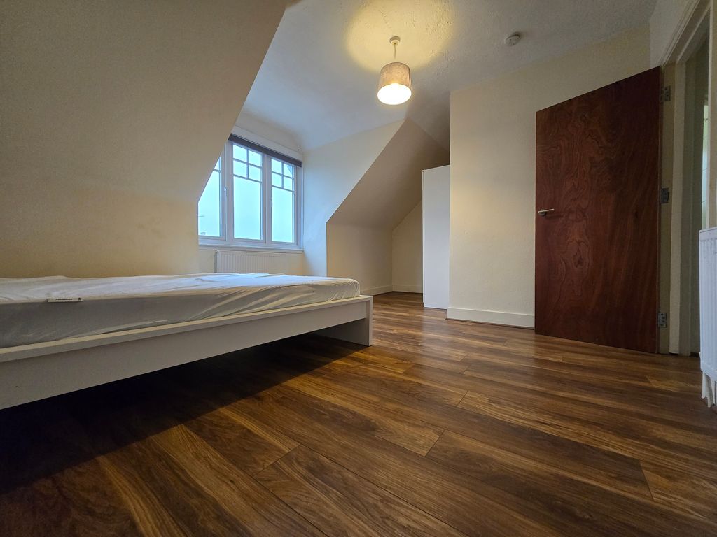 Property photo 1 of 23 Bedroom