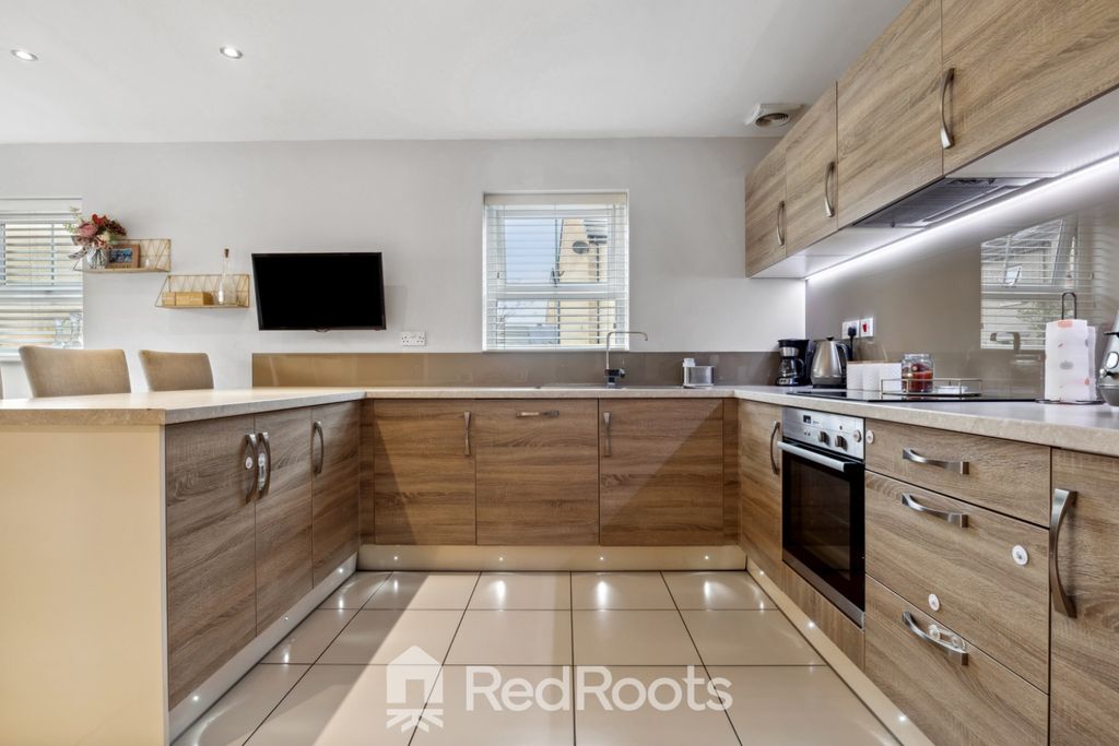 Property photo 2 of 24 3702124