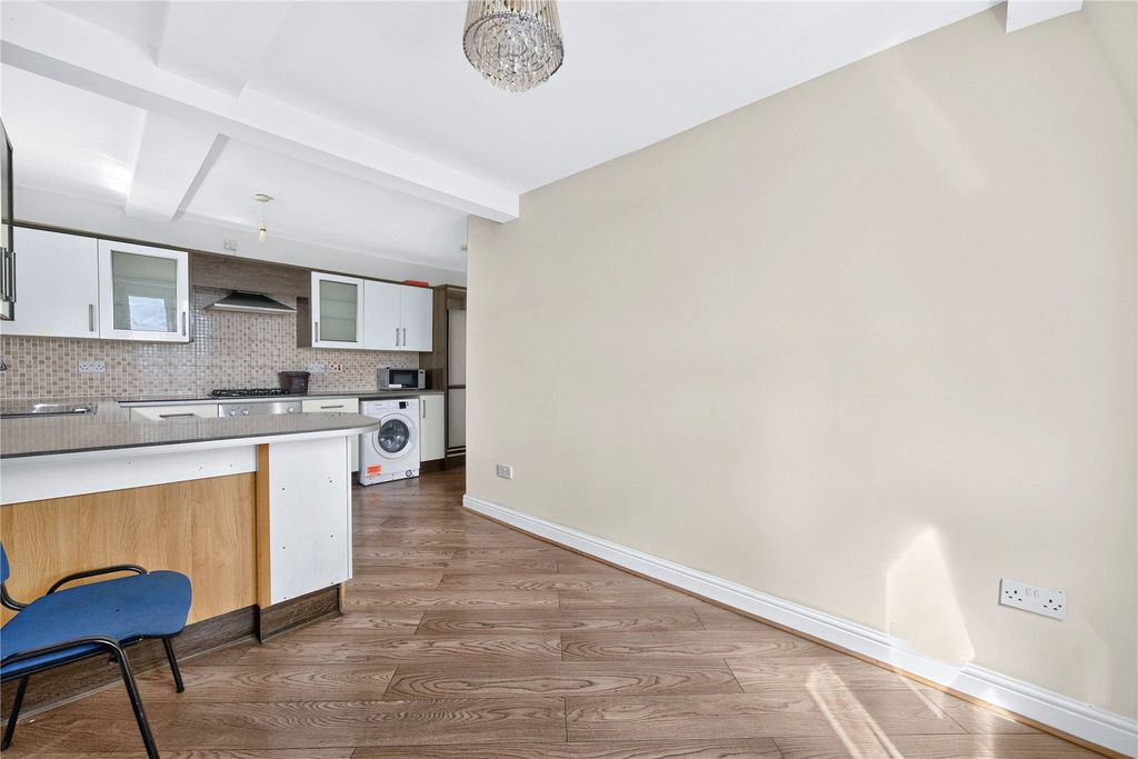 Property photo 3 of 20 Reception/Kitchen