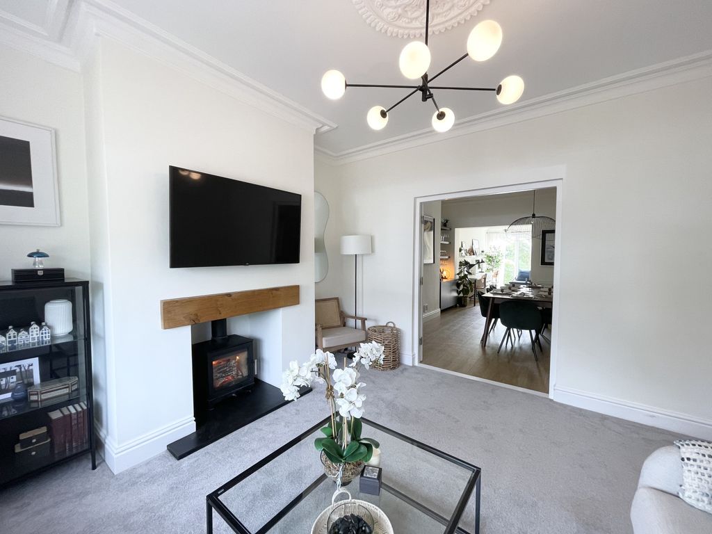 Property photo 3 of 32