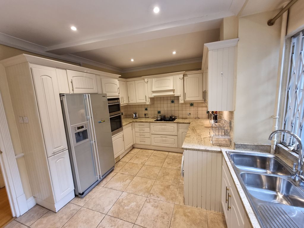 Property photo 3 of 30