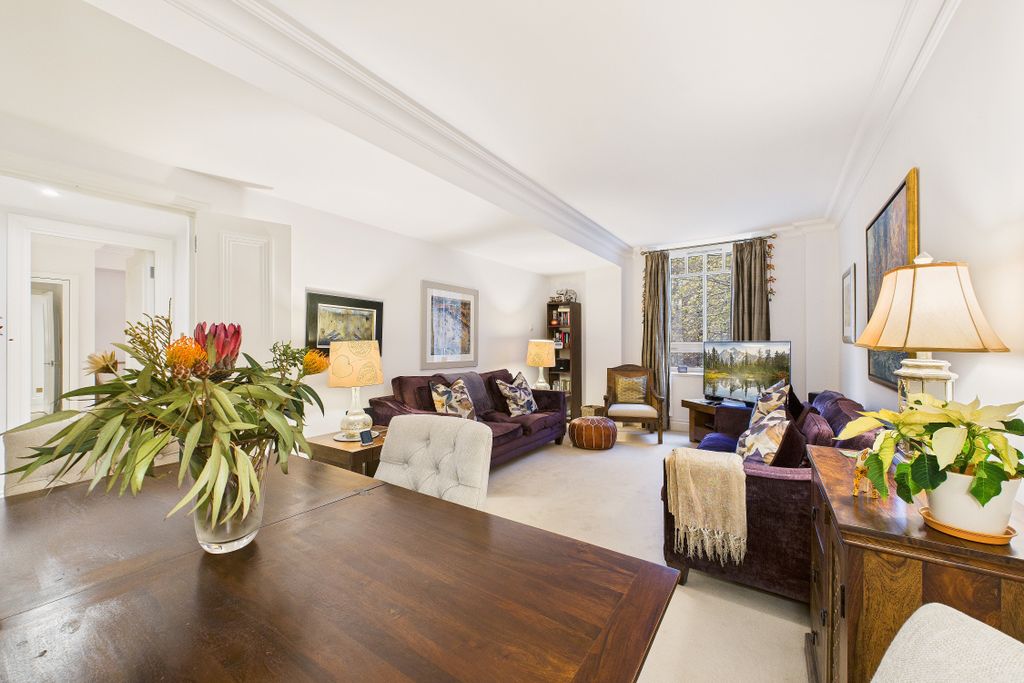 Property photo 2 of 23