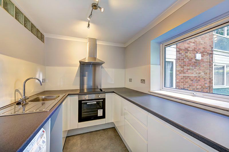 Property photo 3 of 5 Kitchen