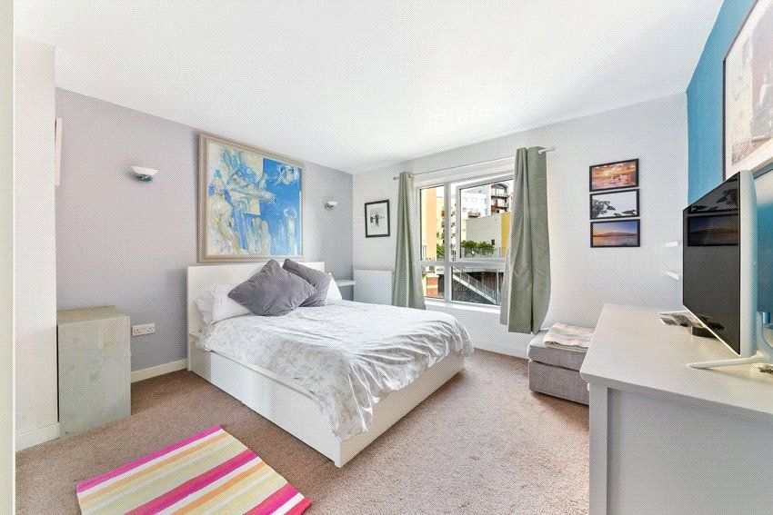 Property photo 3 of 8 Bedroom