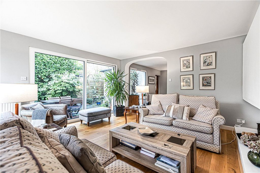 Property photo 2 of 17 Picture 2