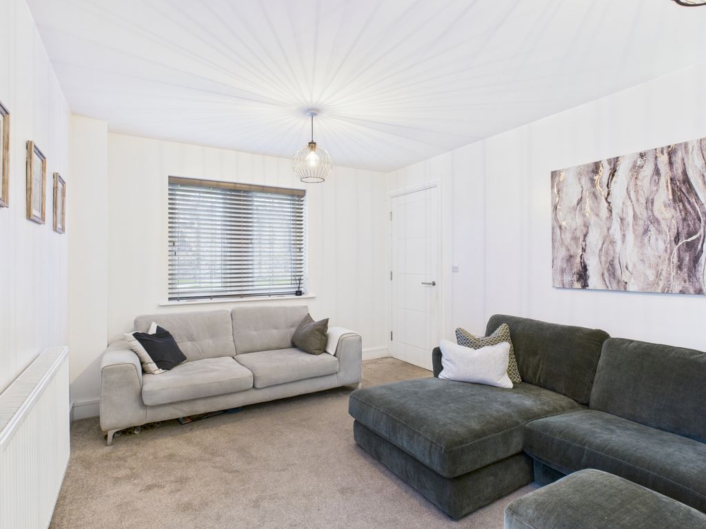 Property photo 3 of 21 Cam03729G0-Pr0184-Still007