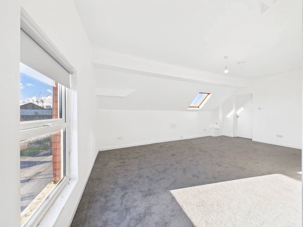 Property photo 3 of 7 Picture No. 11