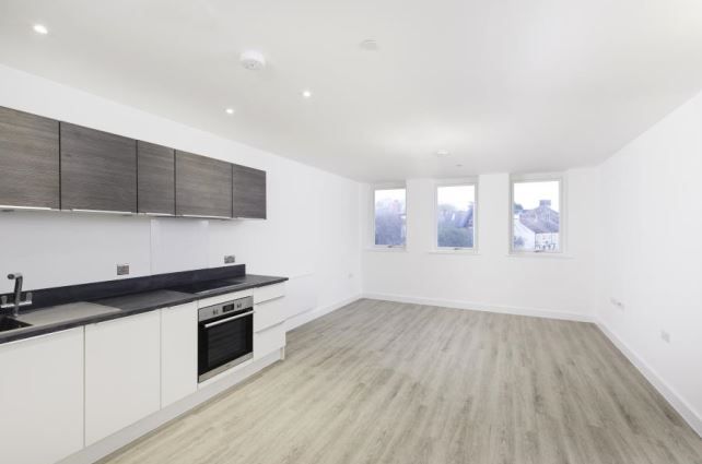 Property photo 2 of 9 Kitchen