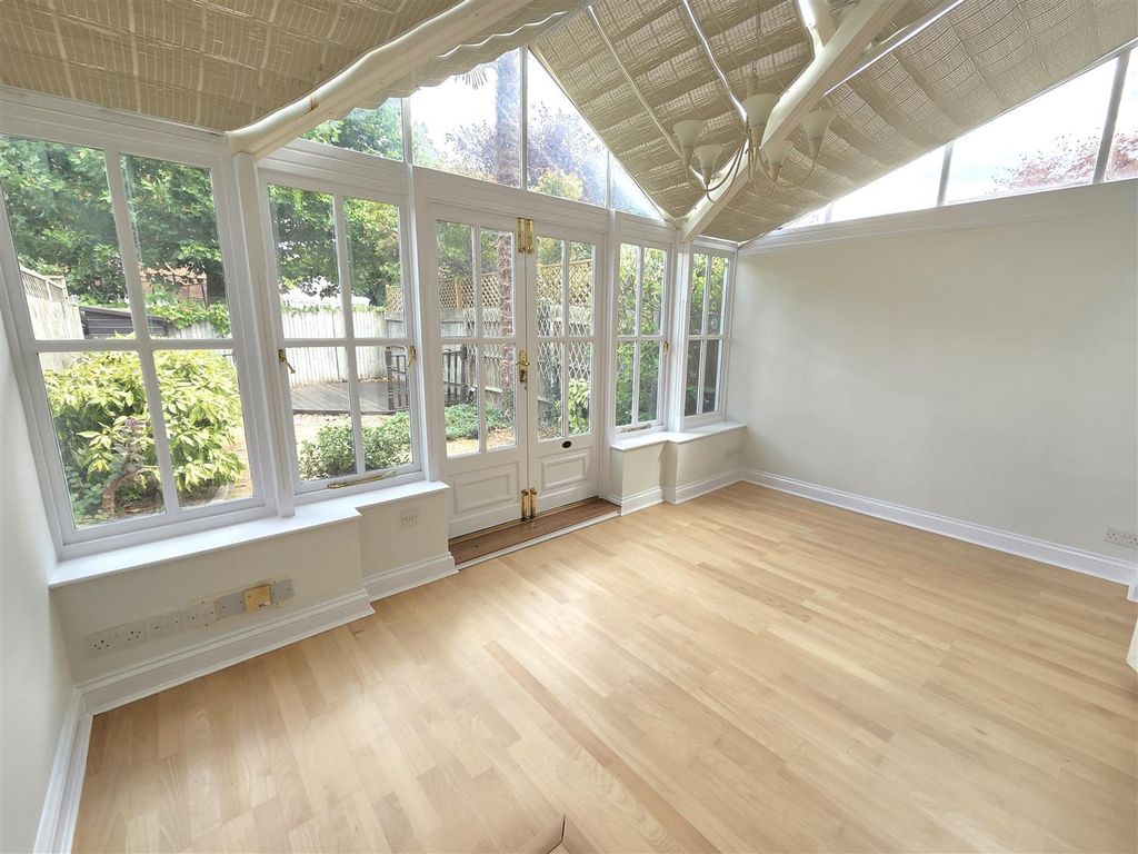 Property photo 3 of 8 Conservatory.Jpg