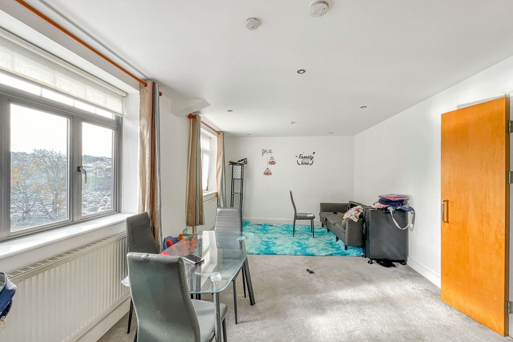 Property photo 3 of 10 Htp48457520251025055333_Fc_20251024_7166_Icvnn_Edited.Jpg