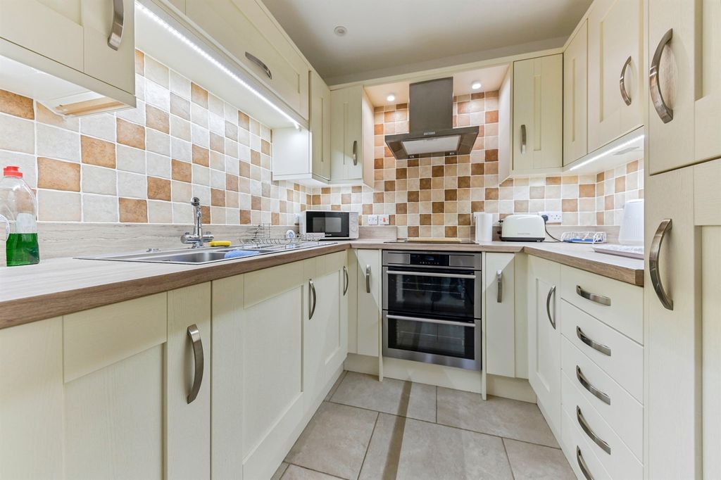 Property photo 2 of 7