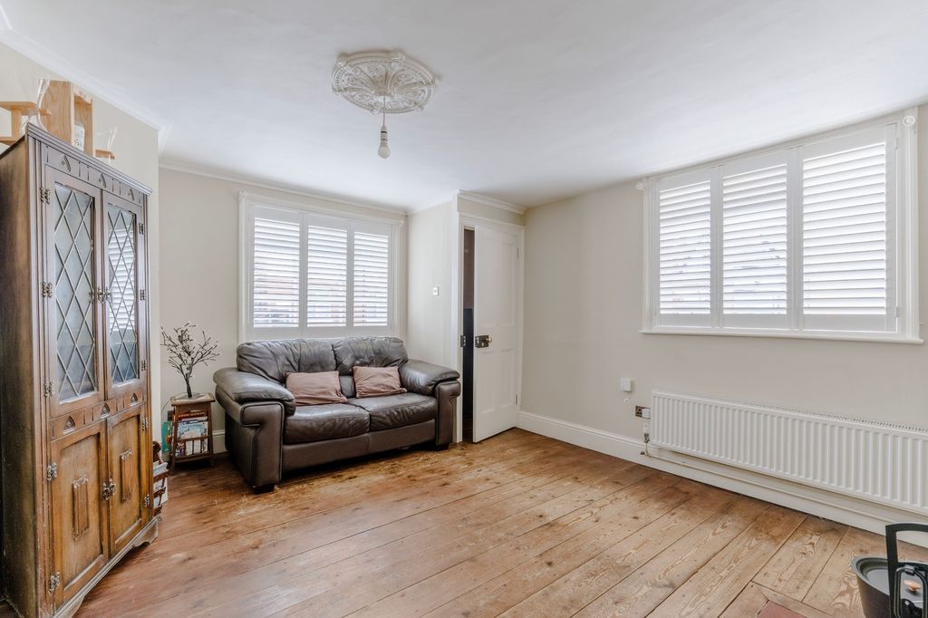 Property photo 3 of 16