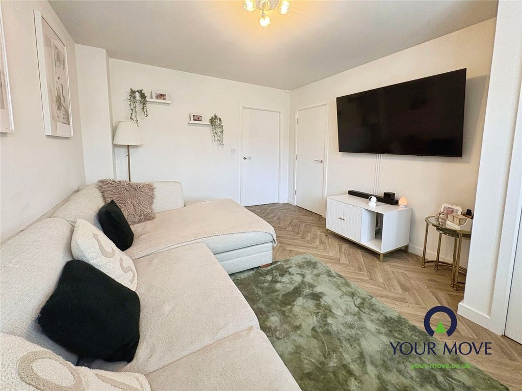 Property photo 2 of 18 Lounge No. 02