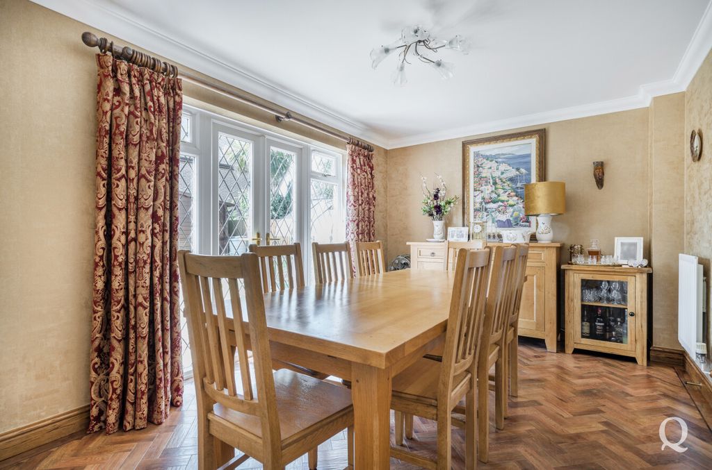 Property photo 3 of 26 95B60199-7777-42d...