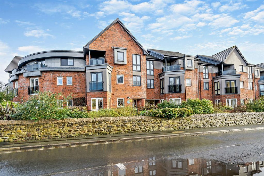 Property photo 2 of 34 8577062-Exterior02-800.Jpg