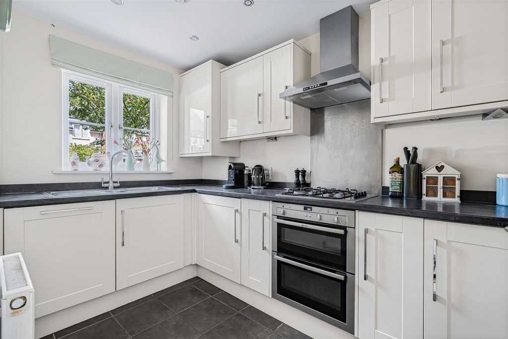 Property photo 3 of 16 12_89074.Jpg