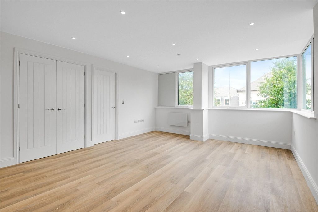 Property photo 3 of 14 Picture No. 26