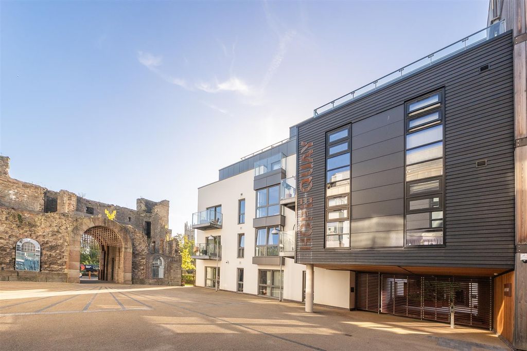 Property photo 1 of 21 92-Hope-Quay-Bs1-19.Jpg