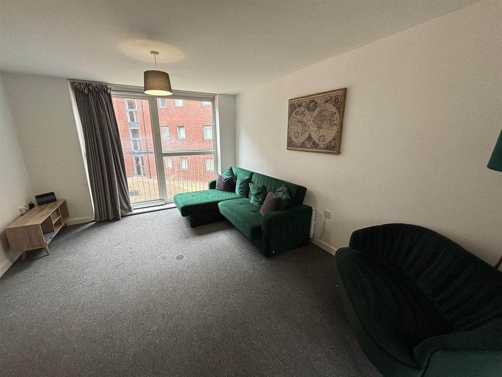 Property photo 2 of 5 Lounge