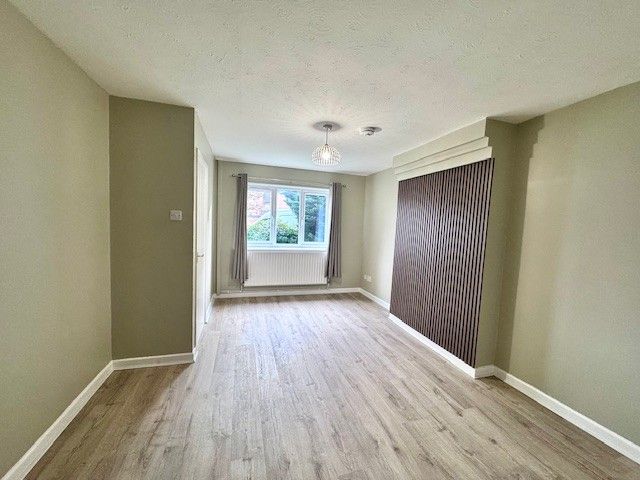 Property photo 1 of 13 Lounge