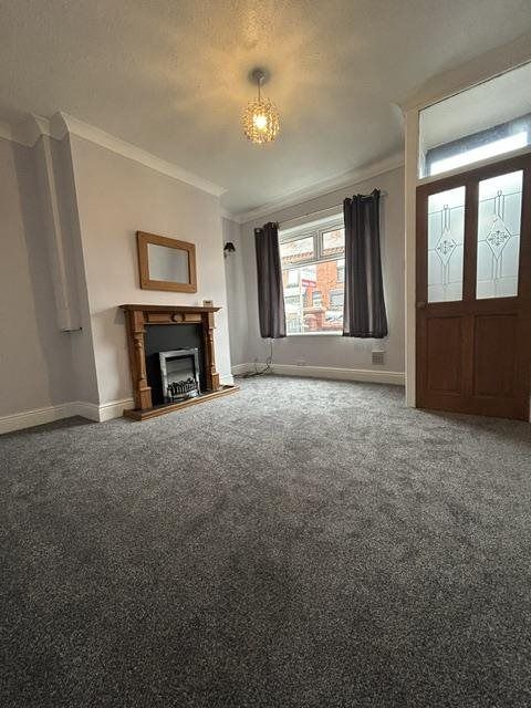 Property photo 2 of 12 Lounge