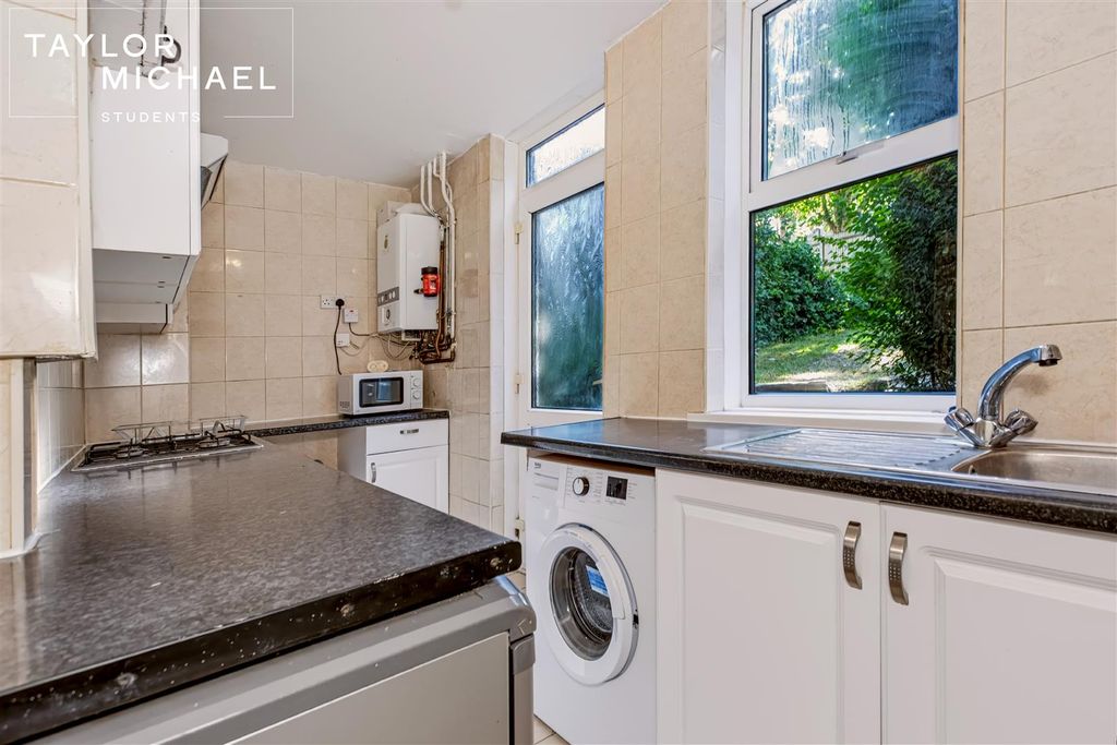 Property photo 2 of 23 Kitchen
