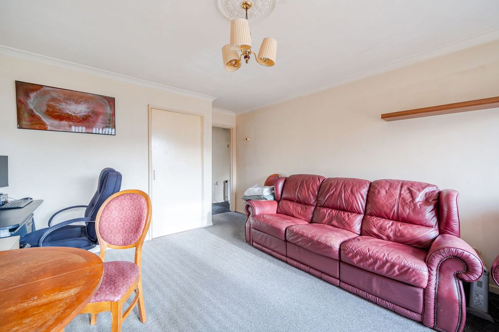 Property photo 3 of 12