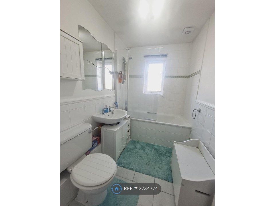 Property photo 3 of 6 Bathroom