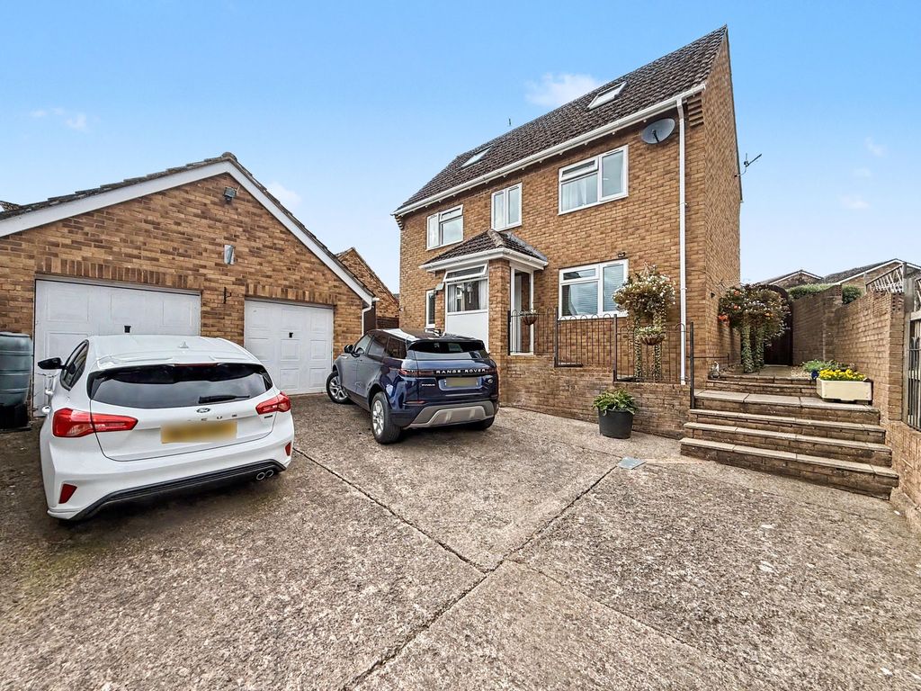 Property photo 1 of 26