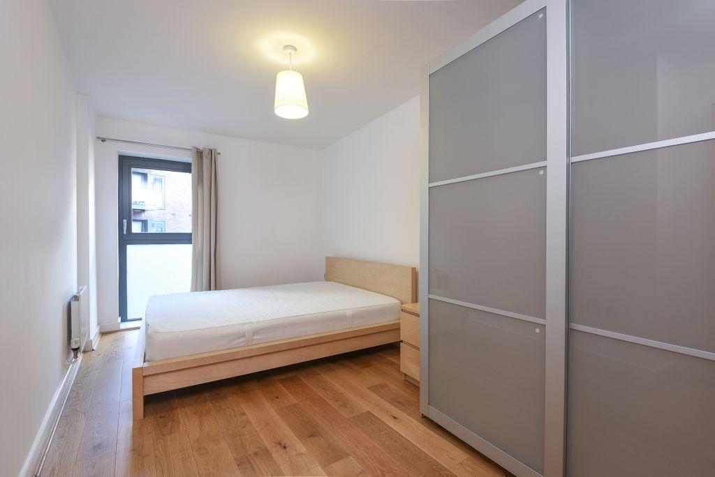 Property photo 3 of 10 Bedroom 2