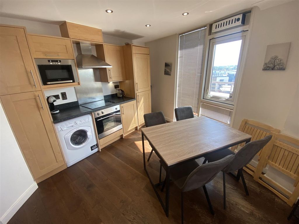 Property photo 2 of 17 Kitchen