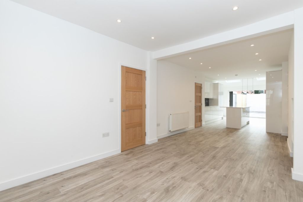 Property photo 3 of 9 178753-Std
