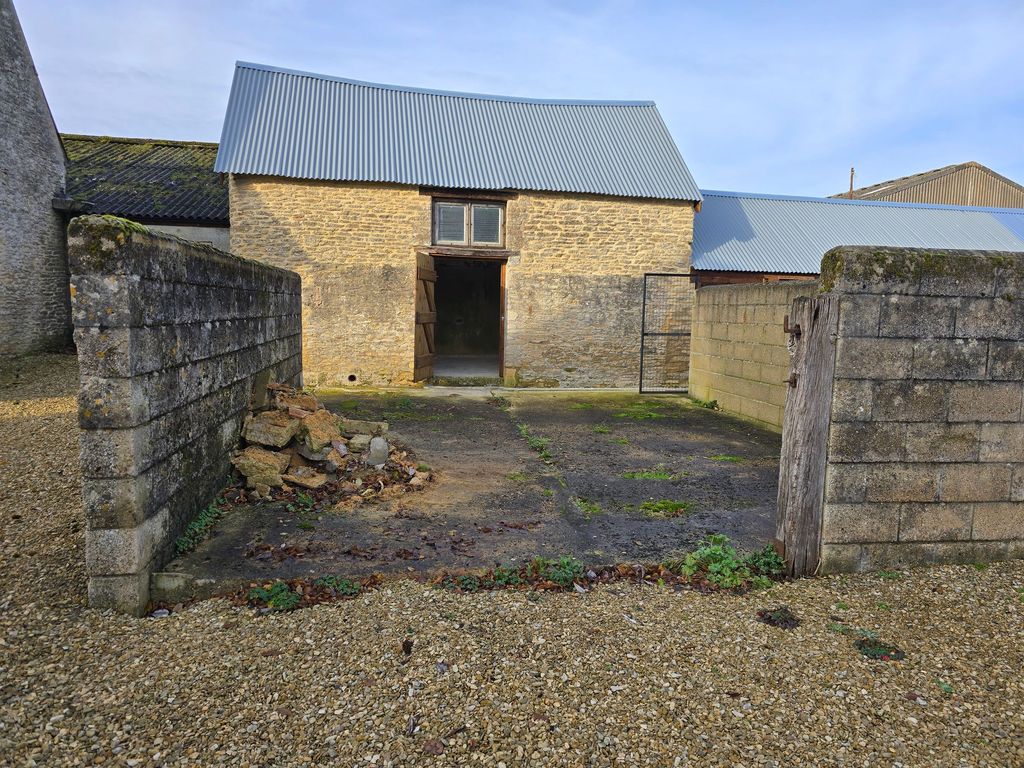 Property photo 1 of 3