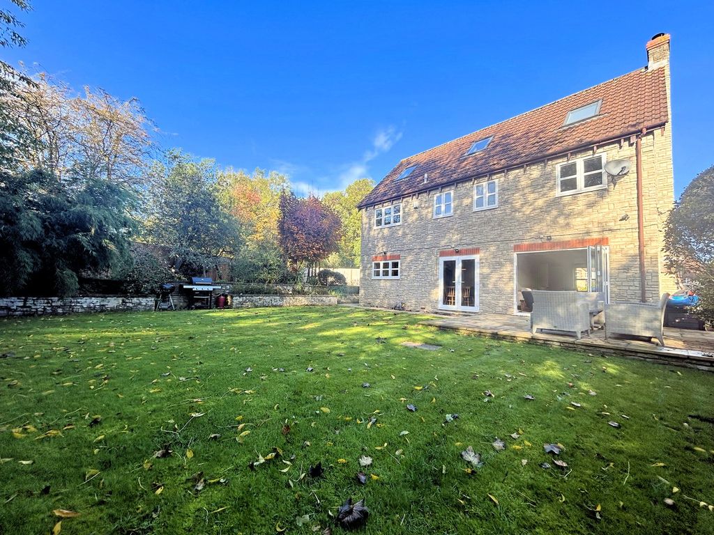 Property photo 3 of 25