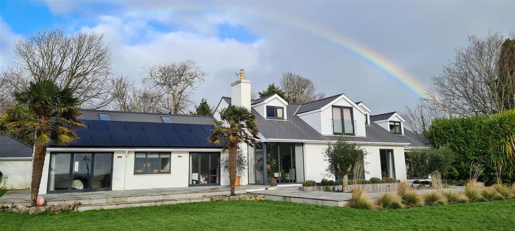 Property photo 1 of 37 Rear Garden