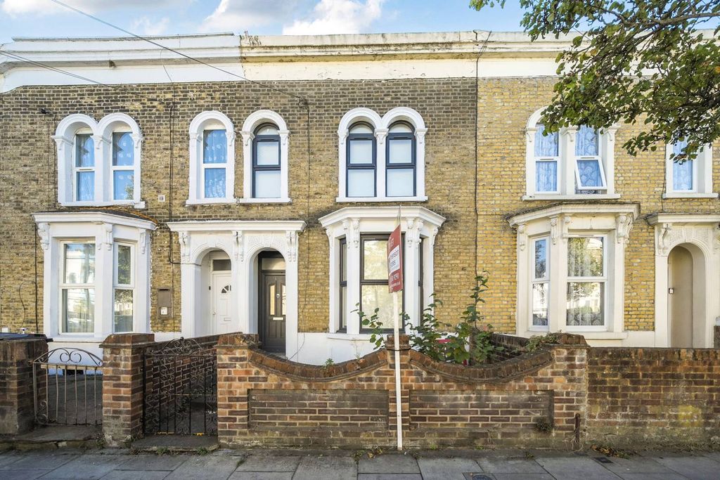 Property photo 2 of 20