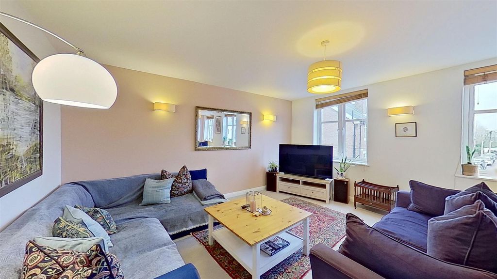 Property photo 1 of 16 24-Heathfield-Square-Wandsworth-Sw18-02022026_1618