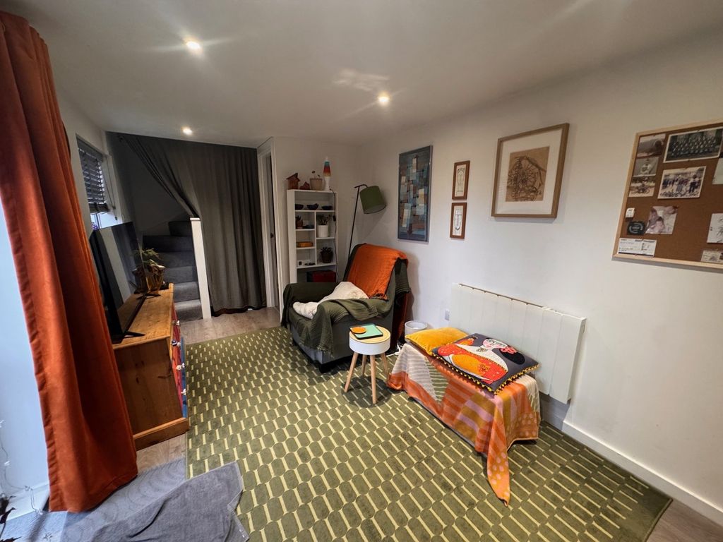 Property photo 3 of 11 Picture No. 10