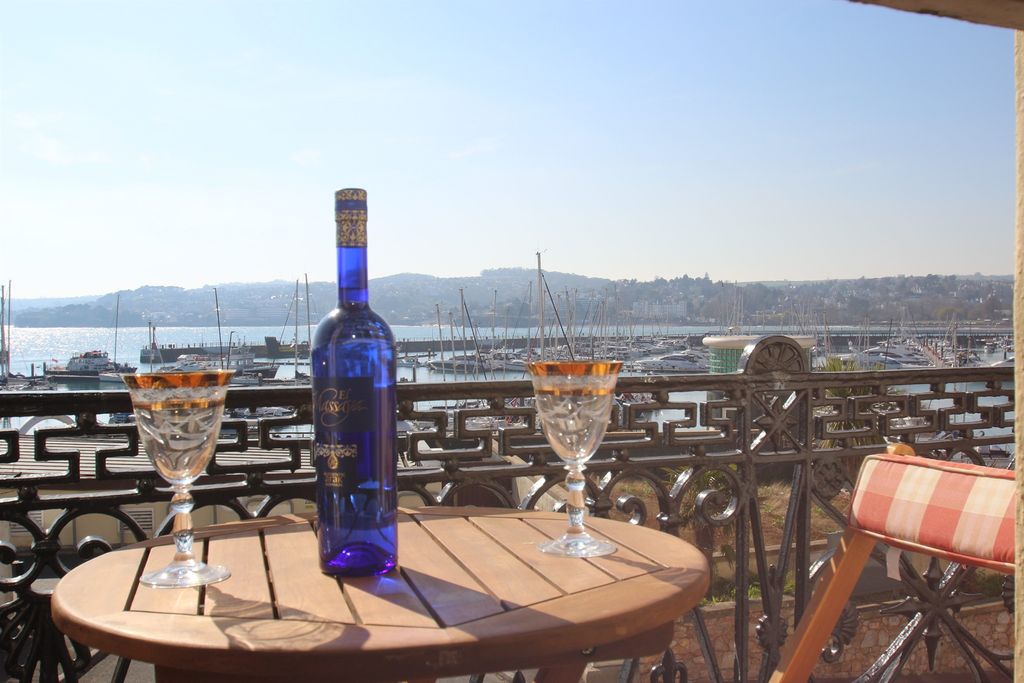 Property photo 2 of 19