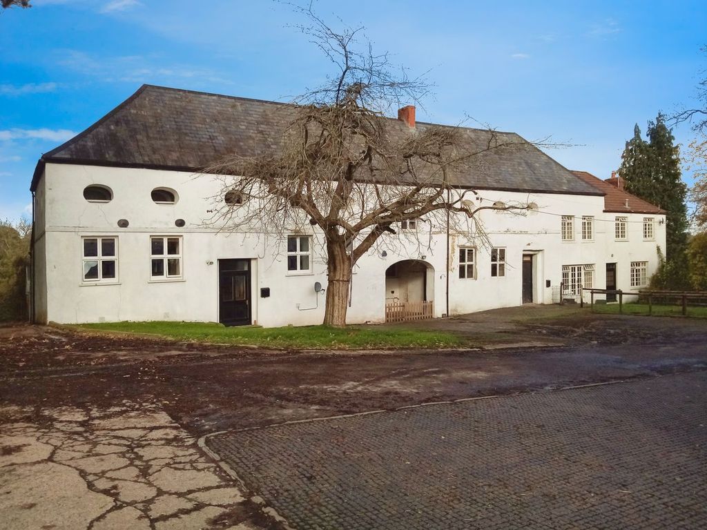 Property photo 3 of 25