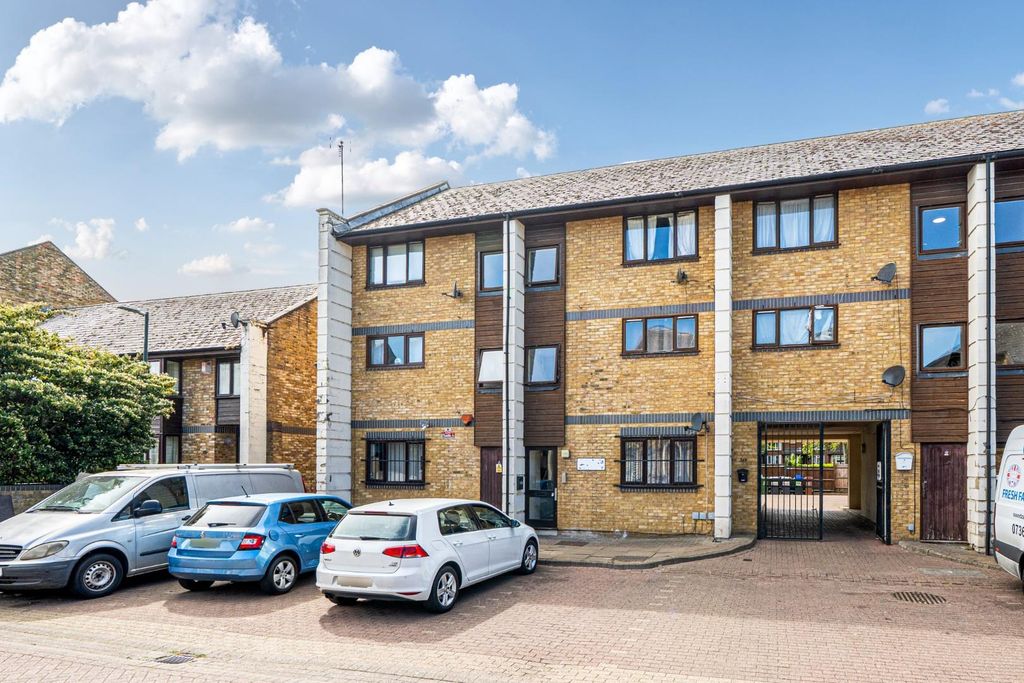 Property photo 1 of 14 13-69Fc5cd9c51A0-1447689-21-69F9Cb8d2804A-Arw-1-13