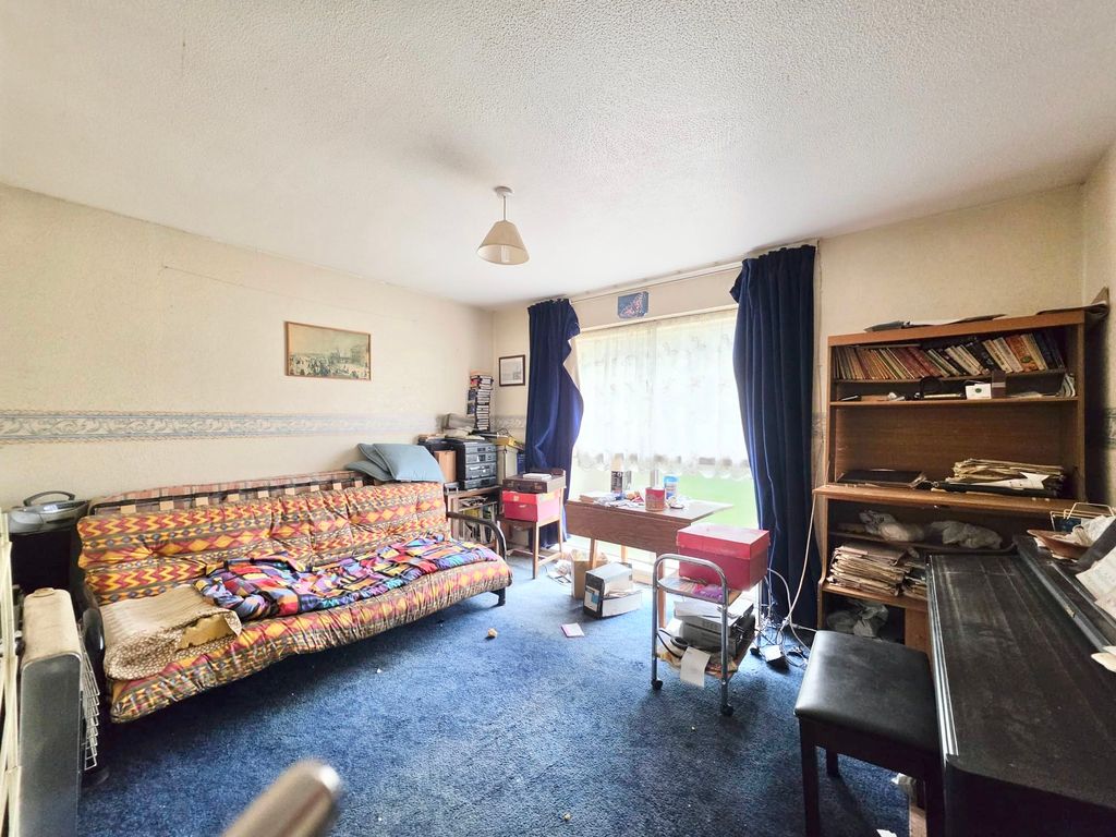 Property photo 2 of 5