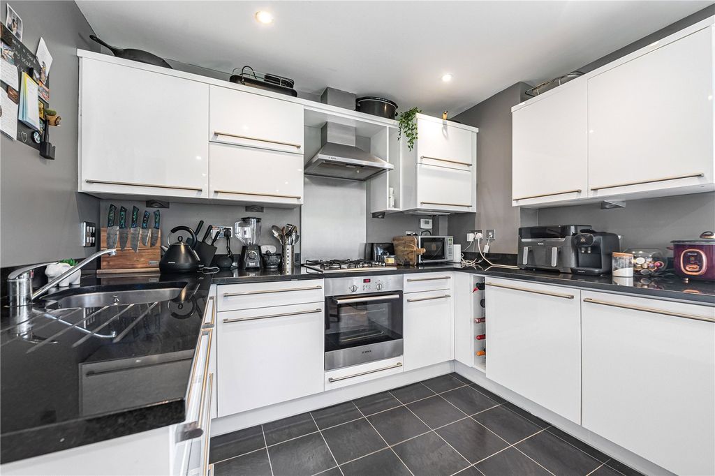 Property photo 3 of 25 Picture No. 21