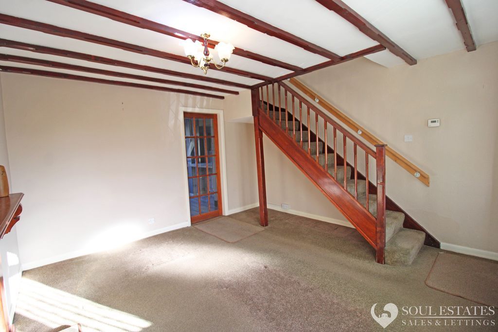 Property photo 3 of 16 Lounge